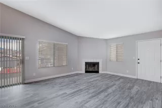 Photo #3: 2465330 Listing