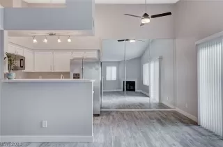 Photo #4: 2465330 Listing