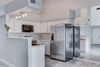 Photo #5: 2465330 Listing