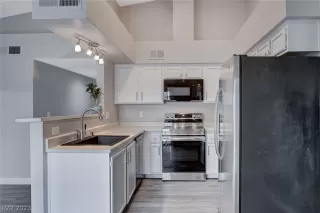 Photo #6: 2465330 Listing