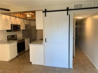 Photo #5: 2465360 Listing 