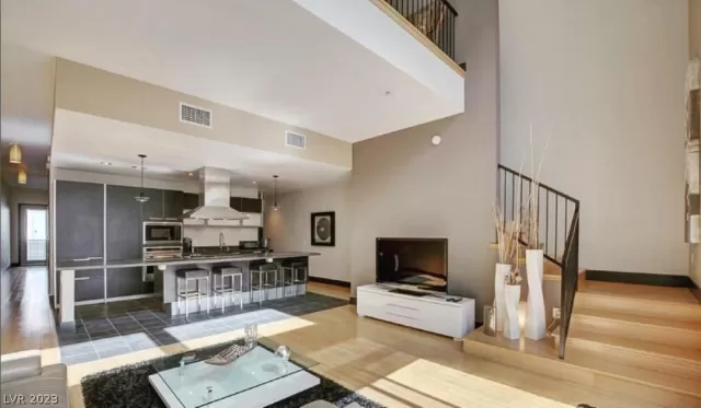 MLS: 2465383 Condo For Sale