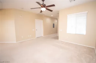 Photo #5: 2465401 Listing 