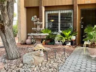 Photo #1: 2465418 Listing 