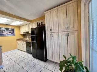 Photo #2: 2465418 Listing 