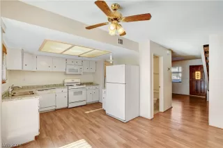 Photo #4: 2465420 Listing