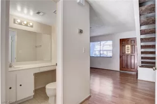 Photo #6: 2465420 Listing