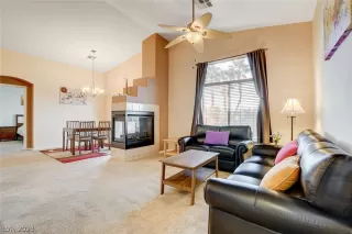 Photo #4: 2465469 Listing 