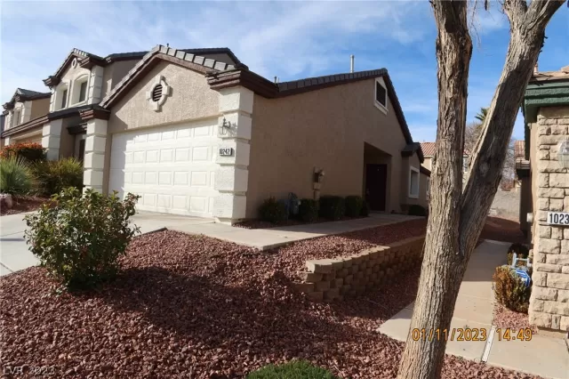 MLS: 2465498 Condo For Sale