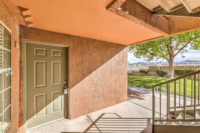 MLS: 2465510 Condo For Sale