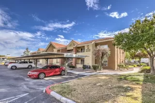 Photo #2: 2465510 Listing 