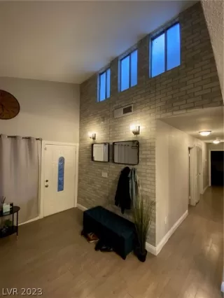 Photo #3: 2465514 Listing