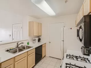 Photo #3: 2465550 Listing 