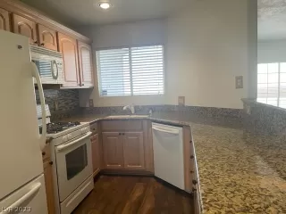 Photo #4: 2465551 Listing 