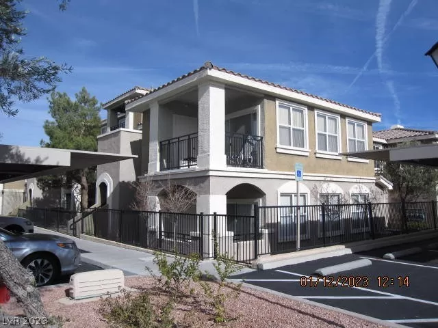 MLS: 2465568 Condo For Sale