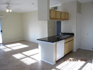 Photo #6: 2465568 Listing 