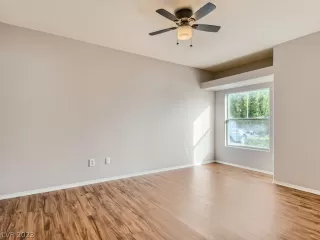 Photo #6: 2465583 Listing