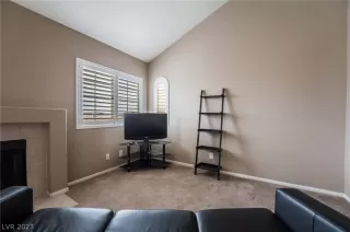 Photo #5: 2465592 Listing 