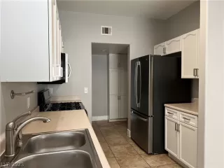 Photo #3: 2465598 Listing 