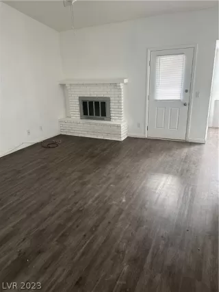 Photo #2: 2465610 Listing