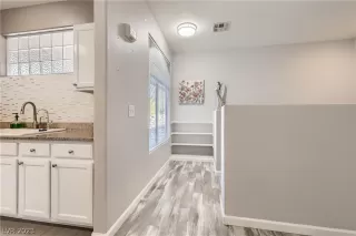 Photo #3: 2465632 Listing
