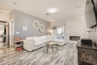 Photo #5: 2465632 Listing