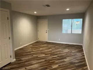 Photo #6: 2465670 Listing