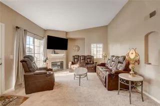 Photo #3: 2465681 Listing