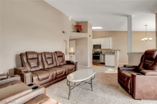 Photo #5: 2465681 Listing