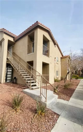 Photo #2: 2465693 Listing 
