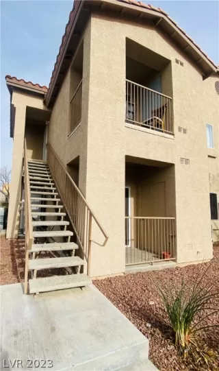 Photo #3: 2465693 Listing 