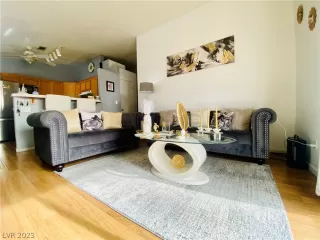 Photo #5: 2465693 Listing 