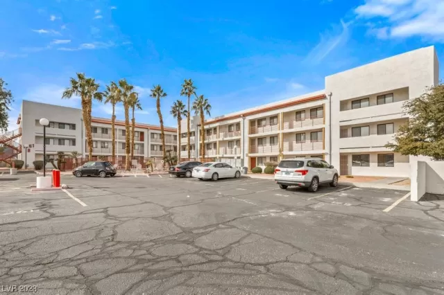 MLS: 2465703 Condo For Sale