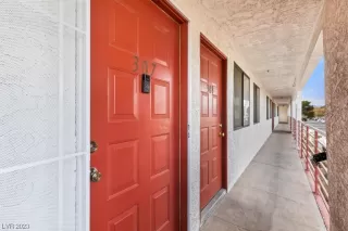 Photo #4: 2465703 Listing