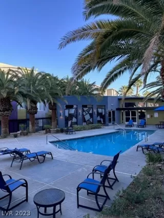 Photo #4: 2465719 Listing 