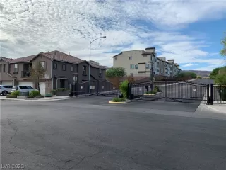 Photo #2: 2465720 Listing