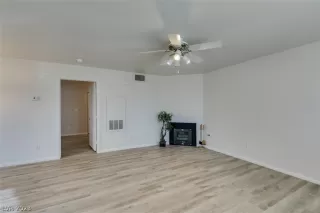 Photo #2: 2465756 Listing