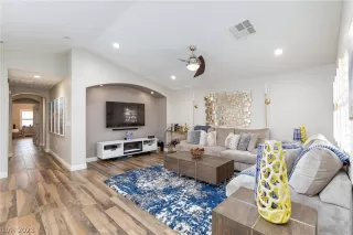 Photo #6: 2465775 Listing 