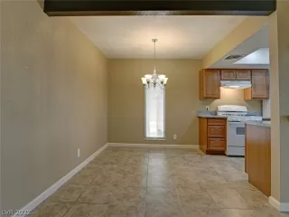 Photo #2: 2465783 Listing 