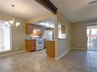 Photo #4: 2465783 Listing 