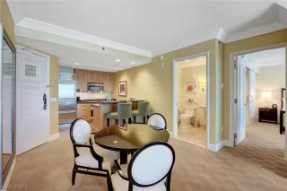 Photo #5: 2465800 Listing