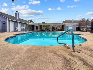 Photo #3: 2465804 Listing