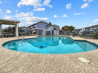 Photo #5: 2465804 Listing