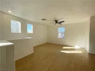 Photo #6: 2465818 Listing 