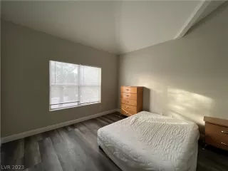 Photo #5: 2465827 Listing 