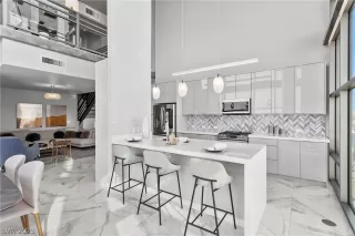 Photo #1: 2465832 Listing