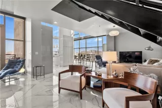 Photo #3: 2465832 Listing