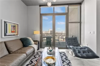 Photo #4: 2465832 Listing