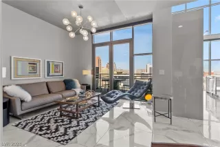 Photo #5: 2465832 Listing