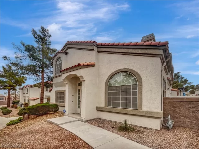 MLS: 2465850 Condo For Sale